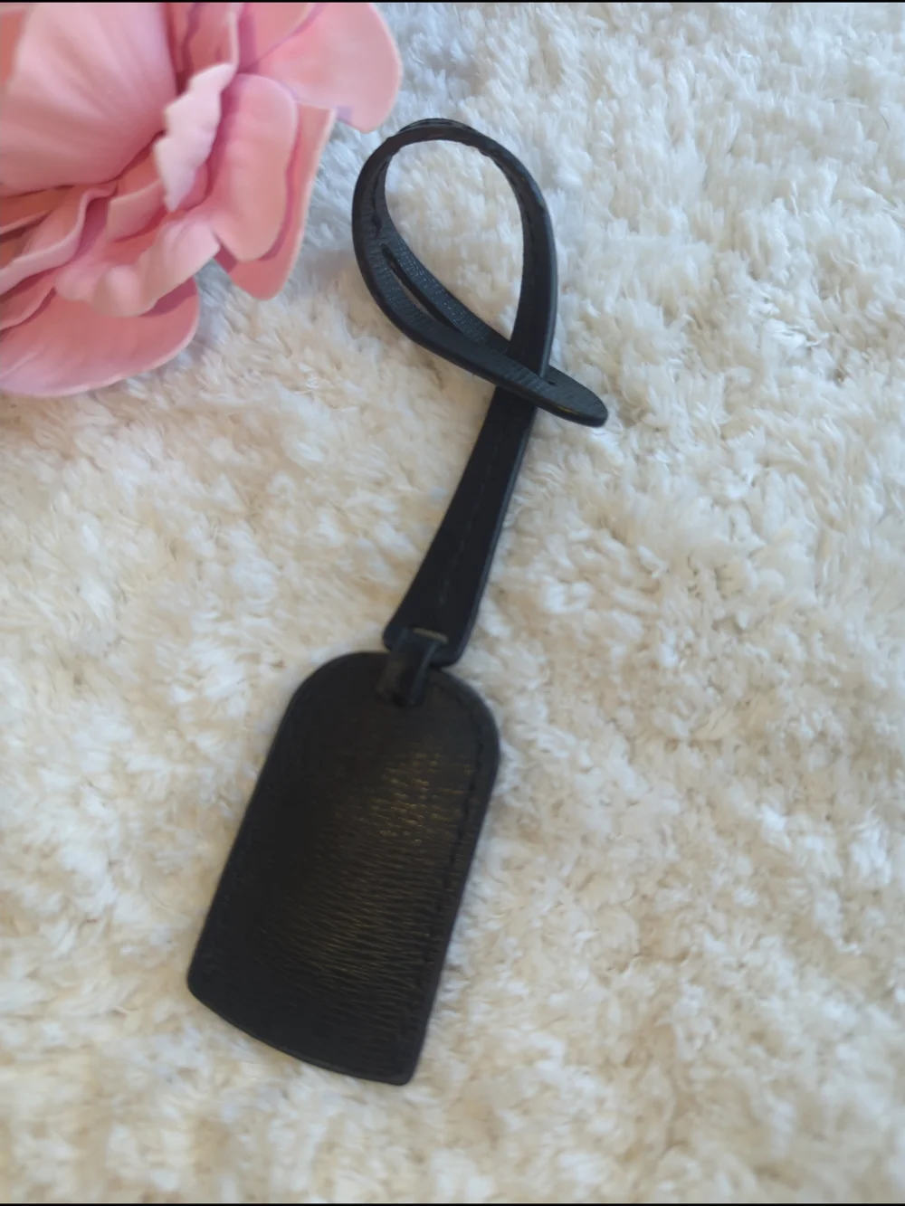 kate spade Black Leather Luggage Tag with Spade Accent Bag Charm Cute